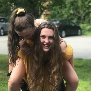 Meet your Posher, Caroline